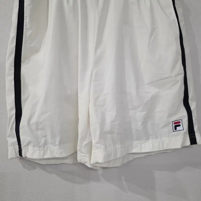 [BUNJANG] Fila White Line Point Shorts / 휠라 FILA 화이트 반바지 라인 포인트 M