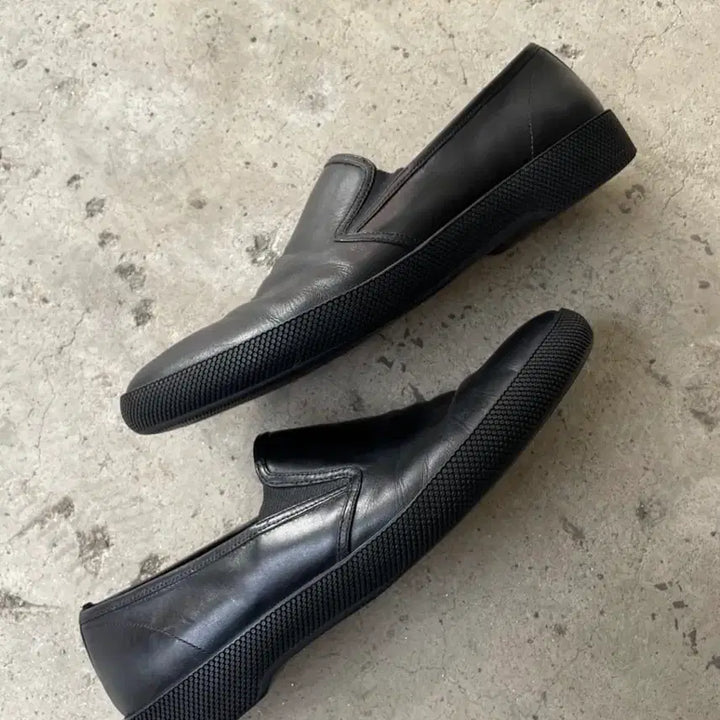 [BUNJANG] Prada Leather Slip-on Shoes / 00s Prada All Black Laether Slip-on