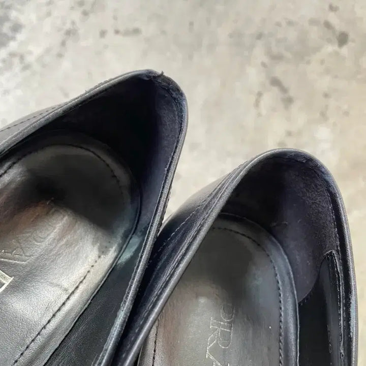 [BUNJANG] Prada Leather Slip-on Shoes / 00s Prada All Black Laether Slip-on
