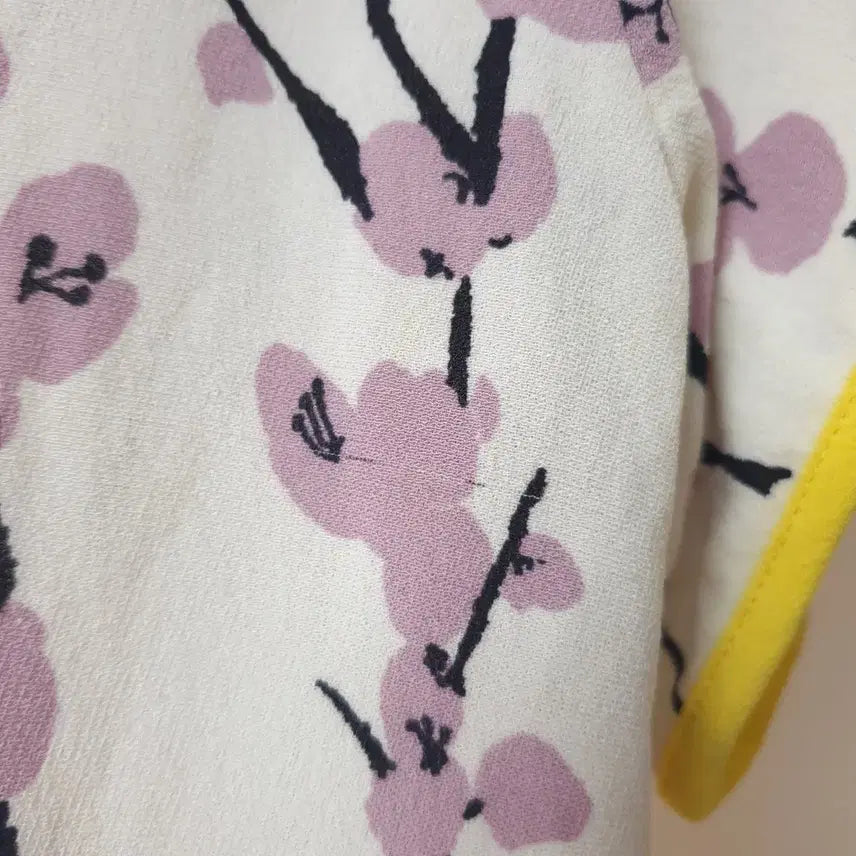 [BUNJANG] MARNI Archive Silk Cherry Blossom Pattern Crop Blouse / 명품 MARNI 마르니 아카이브 실크 벚꽃패턴 날개소매 크롭 블라우스
