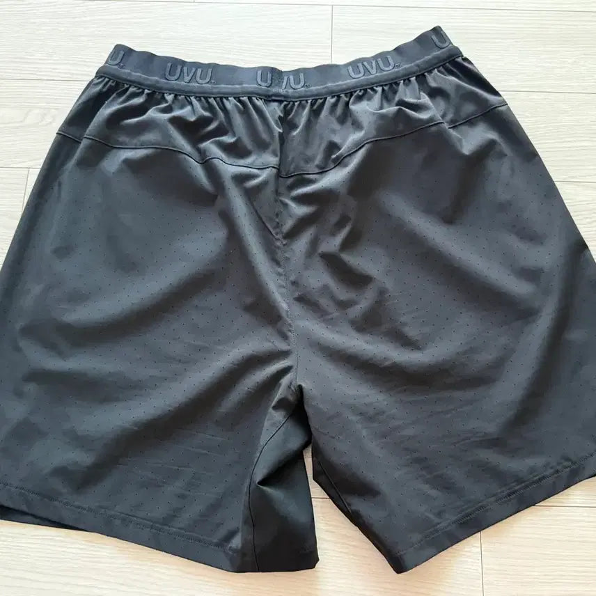 [SOLD OUT] UVU 트레이닝 쇼츠 블랙