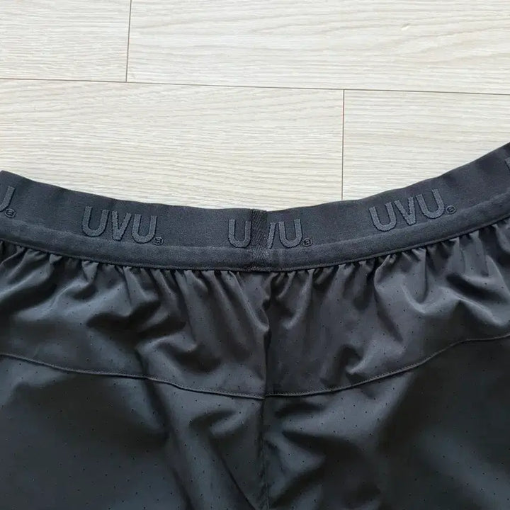 [SOLD OUT] UVU 트레이닝 쇼츠 블랙