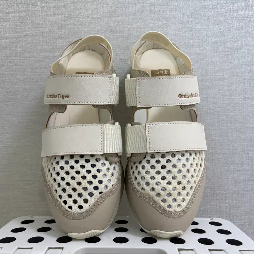 [SOLD OUT] 오니츠카타이거 레빌락 샌들 250
