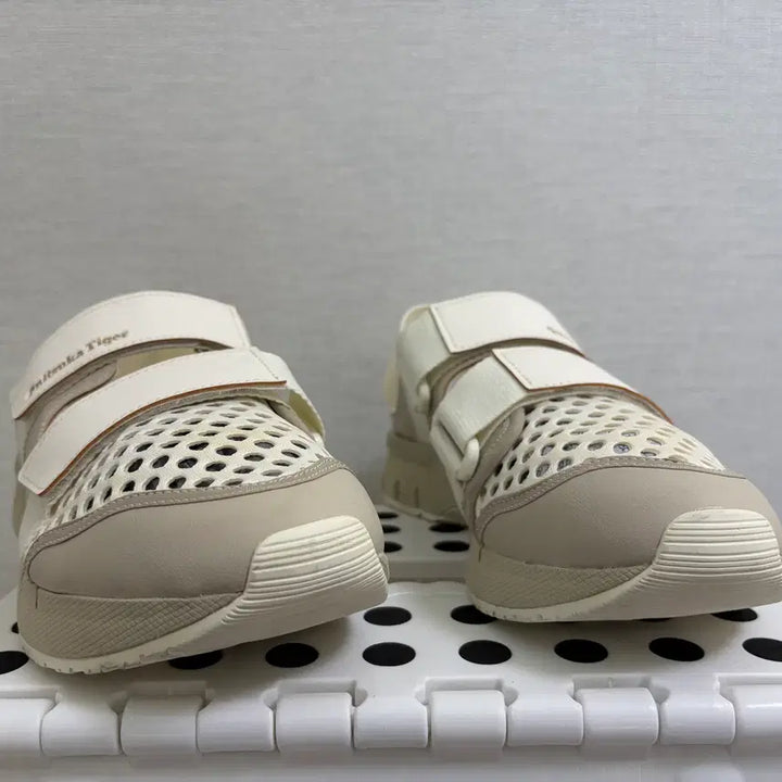 [SOLD OUT] 오니츠카타이거 레빌락 샌들 250