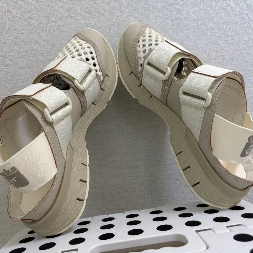 [SOLD OUT] 오니츠카타이거 레빌락 샌들 250