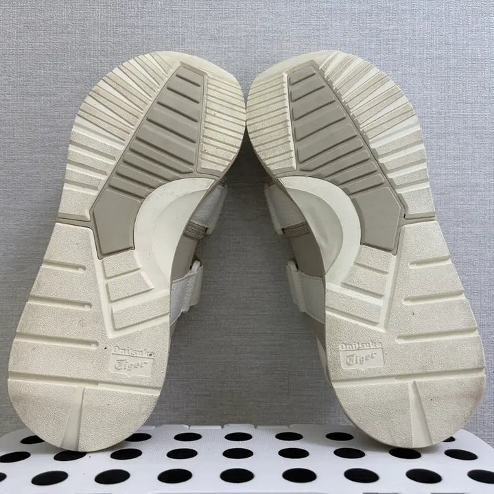 [SOLD OUT] 오니츠카타이거 레빌락 샌들 250