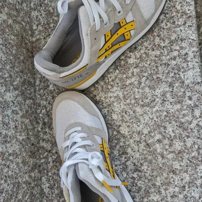 [BUNJANG] Asics Gel-Lyte III OG White/Yellow Sneakers / 아식스 젤라이트 III OG 화이트/옐로우 스니커즈