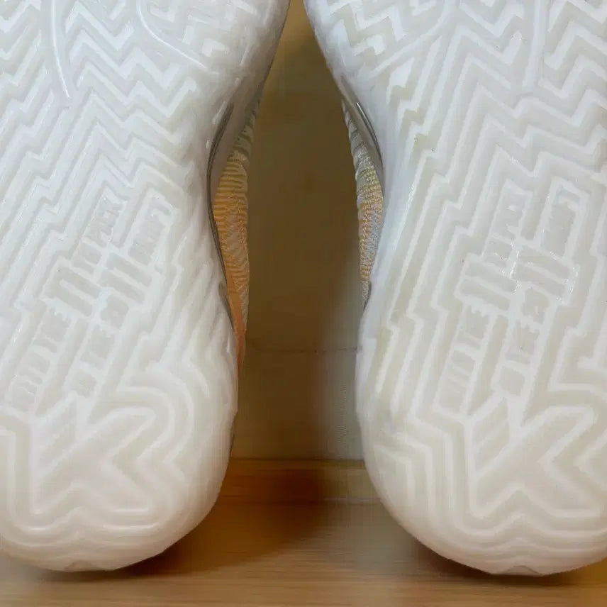 [SOLD OUT] [275]안타 KT11 농구화