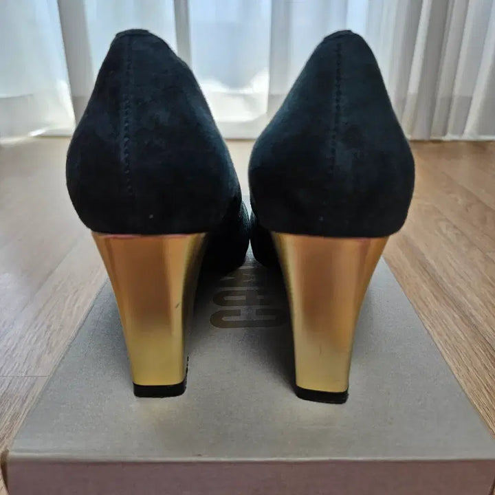 [BUNJANG] Staccato 225mm Suede Heels / 스타카토 구두 225사이즈
