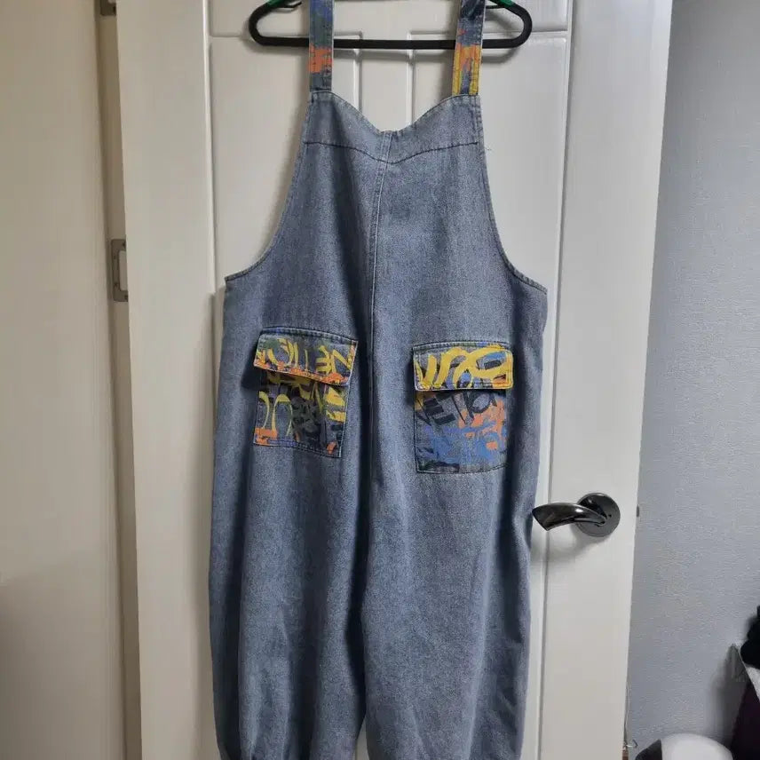 [SOLD OUT] 데님 그래피티 멜빵바지(허리품이 커서큰어냐들까지도)