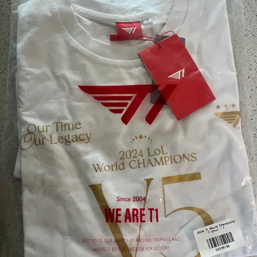 [BUNJANG] T1 2024 Worlds Champion T-shirt / T1 2024 롤드컵 우승 기념 티셔츠