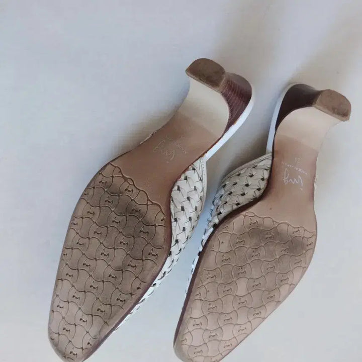 [BUNJANG] Ing Leather Mule Slippers / ing 뮬 슬리퍼 소가죽