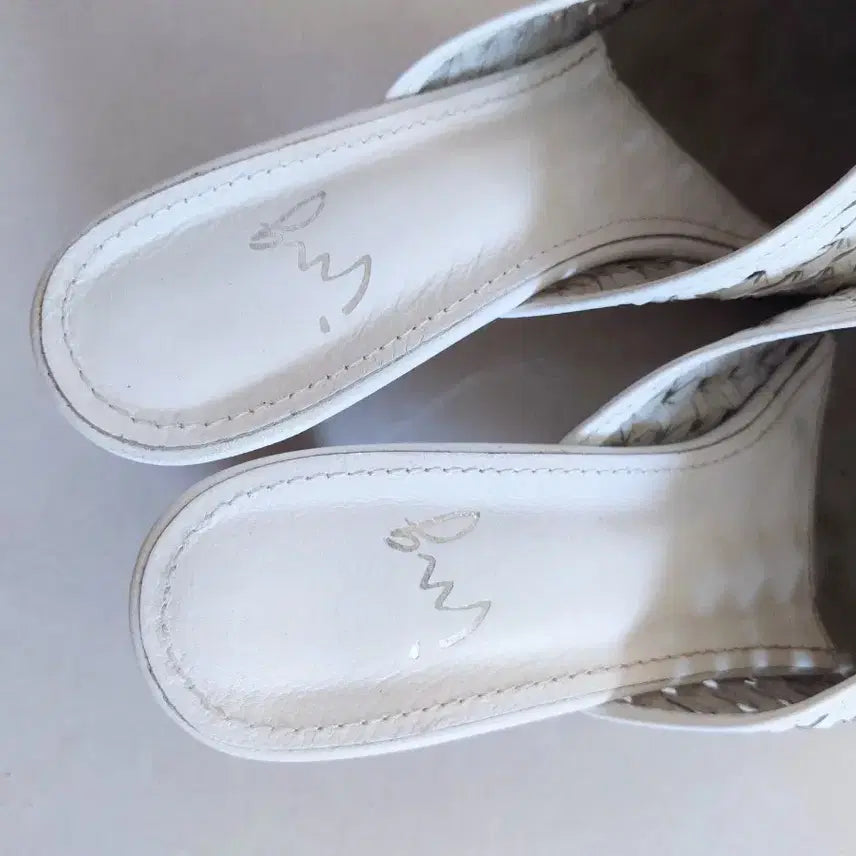 [BUNJANG] Ing Leather Mule Slippers / ing 뮬 슬리퍼 소가죽