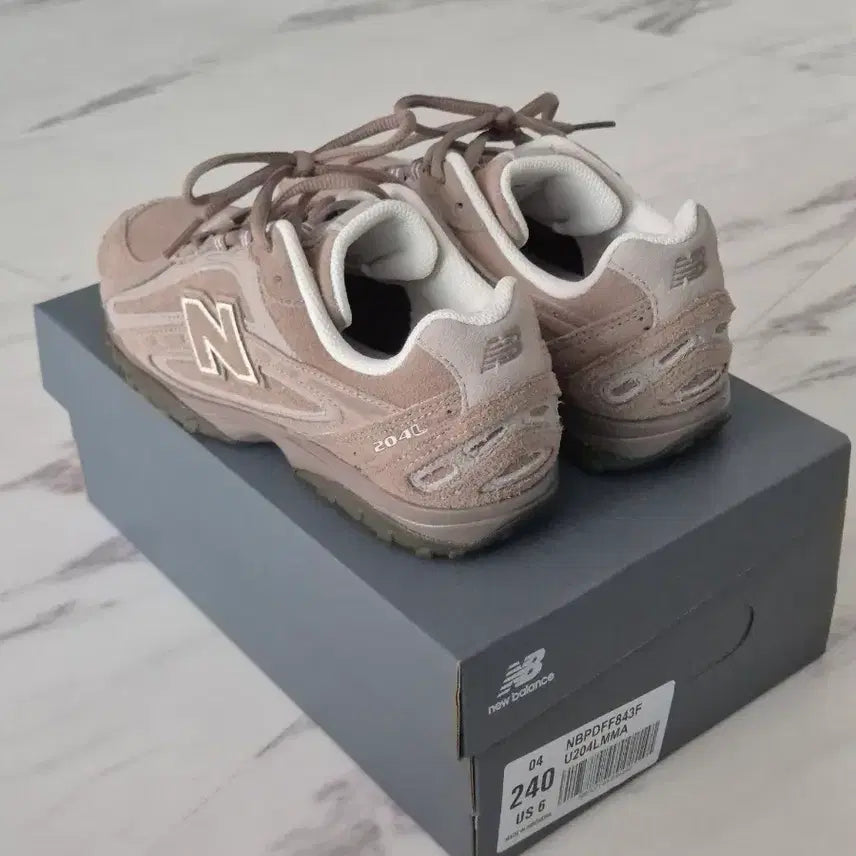 [BUNJANG] New Balance 204L Suede Mushroom Arid Stone Sneakers / 뉴발란스 204L 스웨이드 머쉬룸 애리드 스톤 U204LMMA 240
