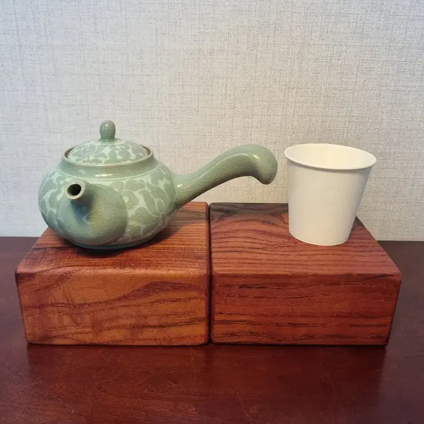 [BUNJANG] Yerim Ceramic Celadon Peony Design Tea Set / [예림도예 작품] 청자 모란문 3인 다관 공도배 다기세트