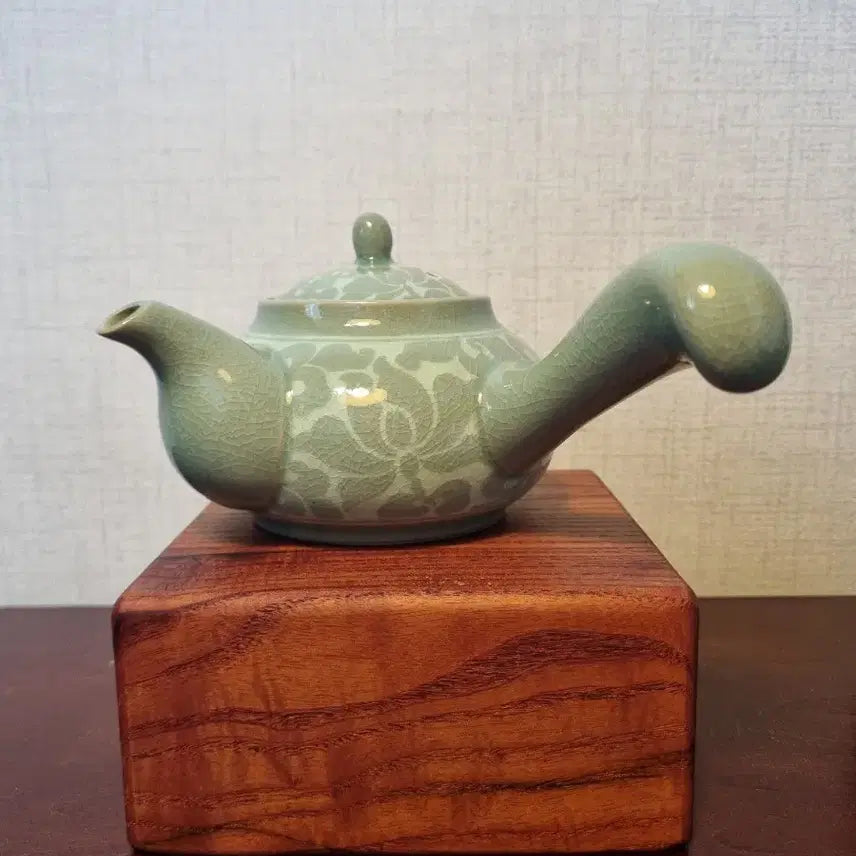 [BUNJANG] Yerim Ceramic Celadon Peony Design Tea Set / [예림도예 작품] 청자 모란문 3인 다관 공도배 다기세트