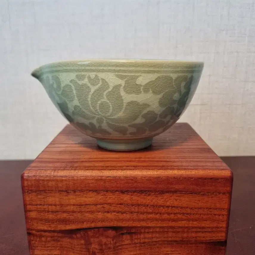 [BUNJANG] Yerim Ceramic Celadon Peony Design Tea Set / [예림도예 작품] 청자 모란문 3인 다관 공도배 다기세트