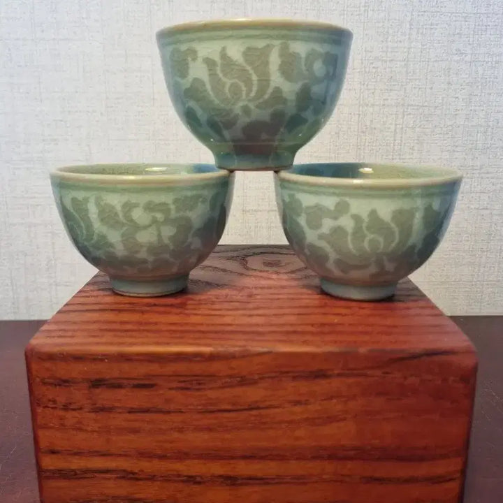 [BUNJANG] Yerim Ceramic Celadon Peony Design Tea Set / [예림도예 작품] 청자 모란문 3인 다관 공도배 다기세트