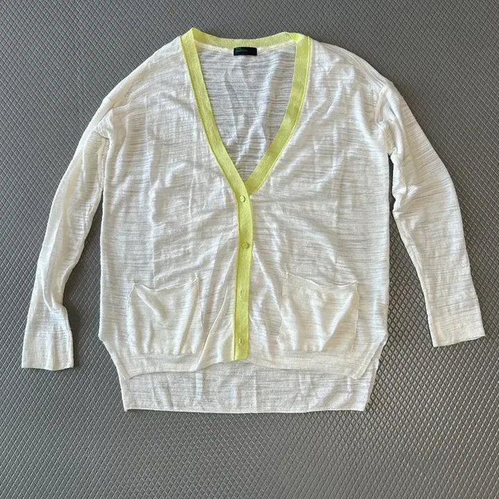 [BUNJANG] Benetton Cardigan (One Size) / 새상품 베네통 가디건 (ONE SIZE)