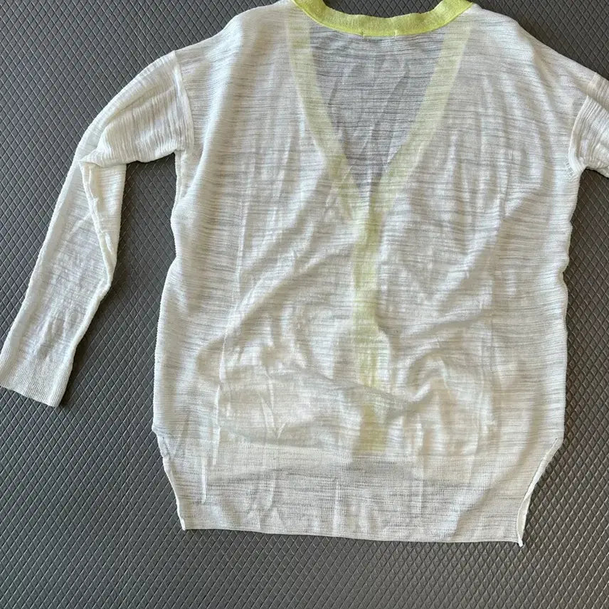 [BUNJANG] Benetton Cardigan (One Size) / 새상품 베네통 가디건 (ONE SIZE)