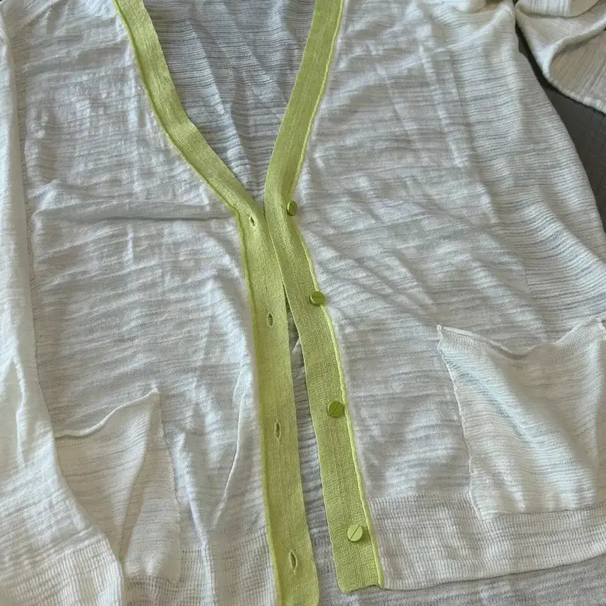 [BUNJANG] Benetton Cardigan (One Size) / 새상품 베네통 가디건 (ONE SIZE)