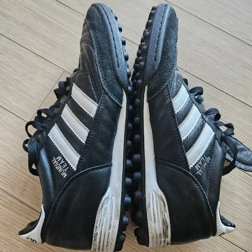 [BUNJANG] Adidas Mundial Futsal Shoes 275 / 아디다스 문디알 풋살화 275