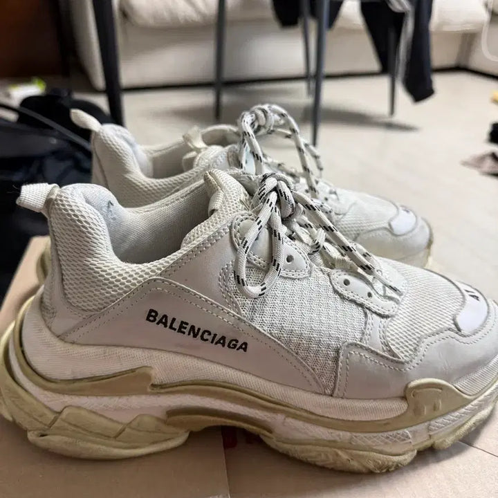 [BUNJANG] Balenciaga Triple S White Sneakers / 발렌시아가 트리플s 화이트 41 사이즈