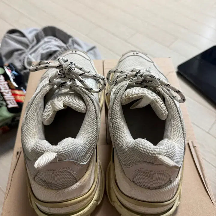[BUNJANG] Balenciaga Triple S White Sneakers / 발렌시아가 트리플s 화이트 41 사이즈