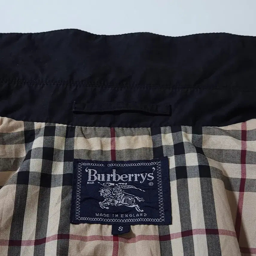 [SOLD OUT] 버버리 블랙 남성 자켓 점퍼
