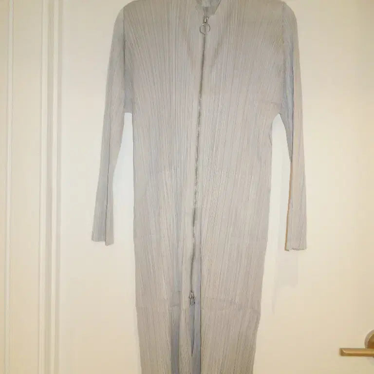 [BUNJANG] Pleats Please Zip-Up Long Cardigan Light Gray / 플리츠플리즈 집업 롱가디건 라이트그레이