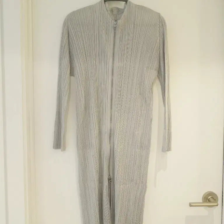 [BUNJANG] Pleats Please Zip-Up Long Cardigan Light Gray / 플리츠플리즈 집업 롱가디건 라이트그레이
