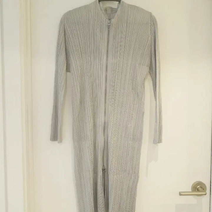[BUNJANG] Pleats Please Zip-Up Long Cardigan Light Gray / 플리츠플리즈 집업 롱가디건 라이트그레이