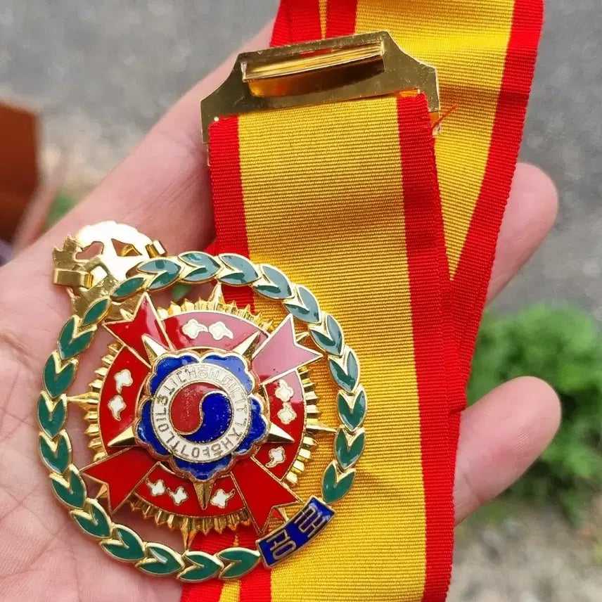 [SOLD OUT] 재향군인회 공로훈장 1점