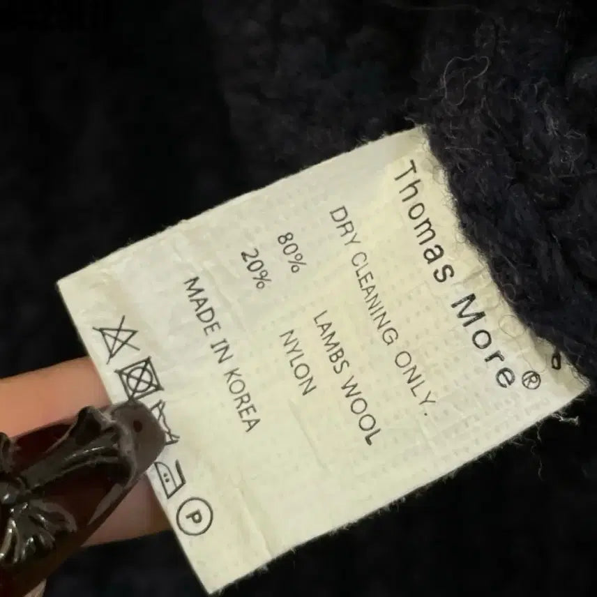 [SOLD OUT] 토마스모어 네이비 케이블 니트 스웨터