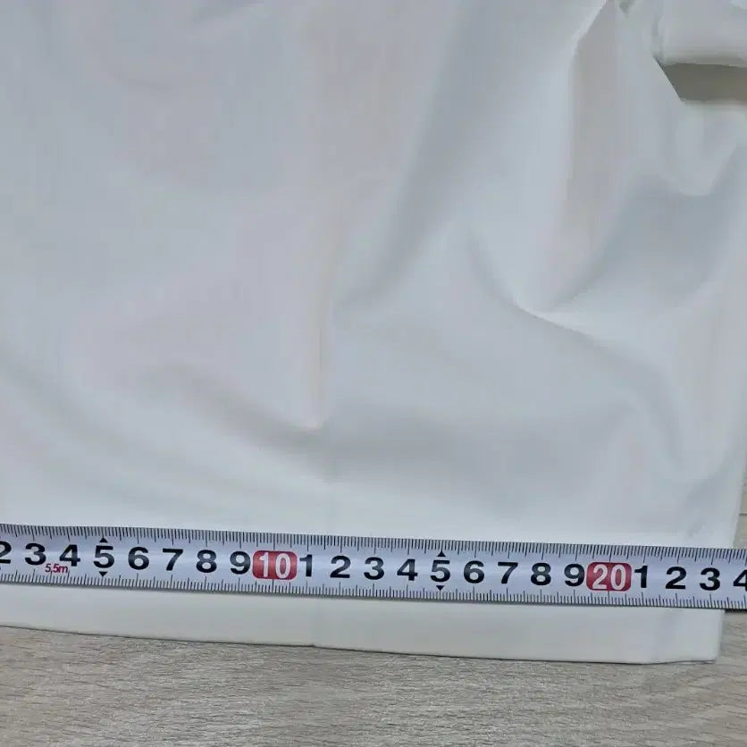 [SOLD OUT] 유니클로 남성 반바지 M 화이트 폴리에스터