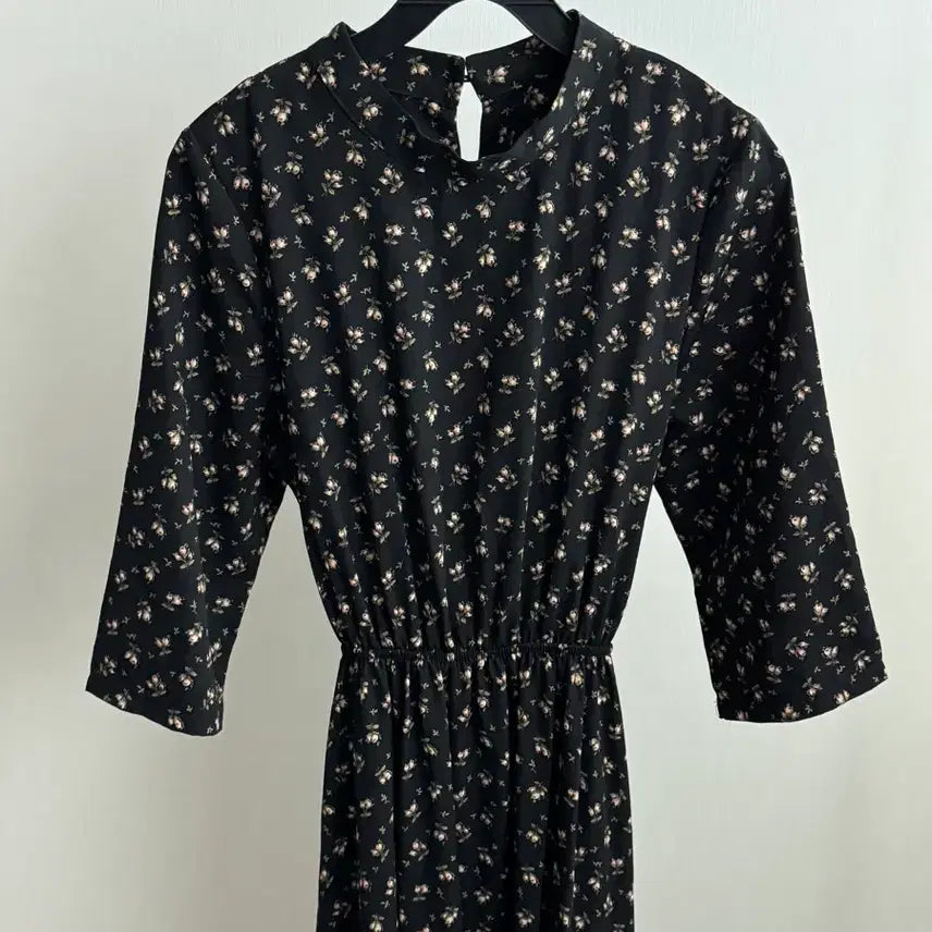 [BUNJANG] Black Floral High-Neck Long Dress / 블랙 플라워 하이넥 롱 원피스