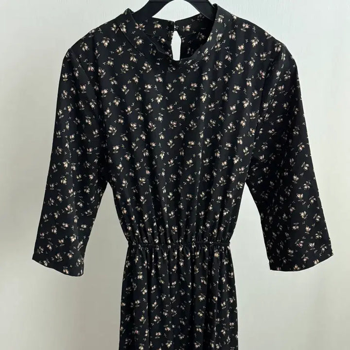 [BUNJANG] Black Floral High-Neck Long Dress / 블랙 플라워 하이넥 롱 원피스