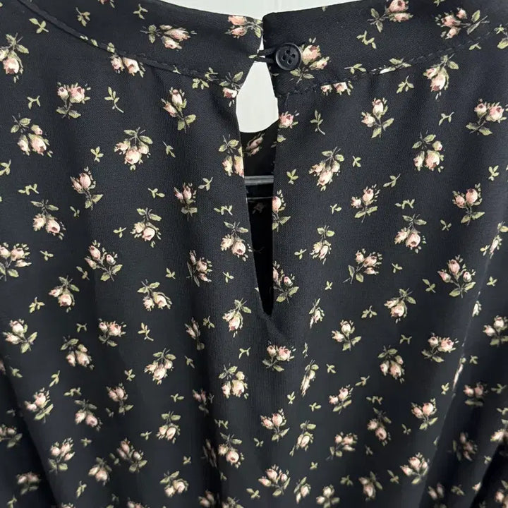 [BUNJANG] Black Floral High-Neck Long Dress / 블랙 플라워 하이넥 롱 원피스