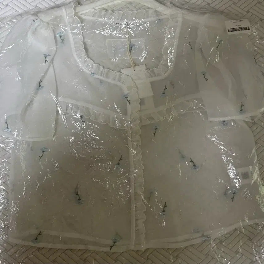 [SOLD OUT] 순수 soonsu Pure Flower Top (White) 새상품