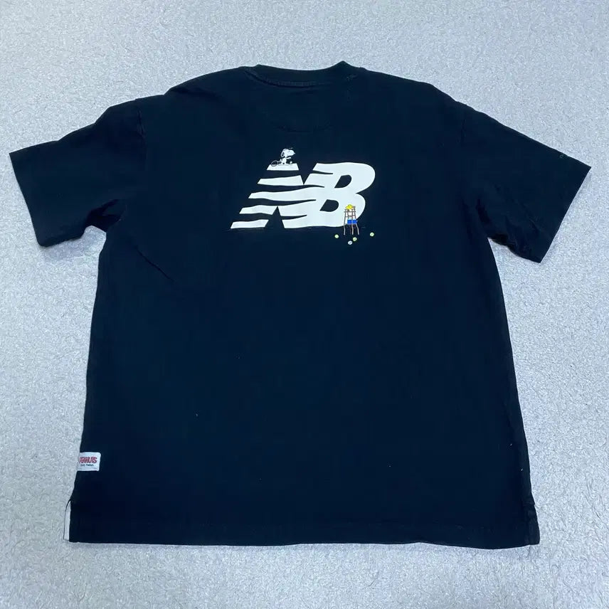 [BUNJANG] New Balance Peanuts Short Sleeve T-shirt Black (M) / 뉴발란스 X 피너츠 반팔 티셔츠 블랙 m 95