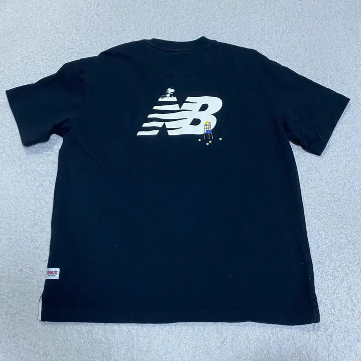 [BUNJANG] New Balance Peanuts Short Sleeve T-shirt Black (M) / 뉴발란스 X 피너츠 반팔 티셔츠 블랙 m 95