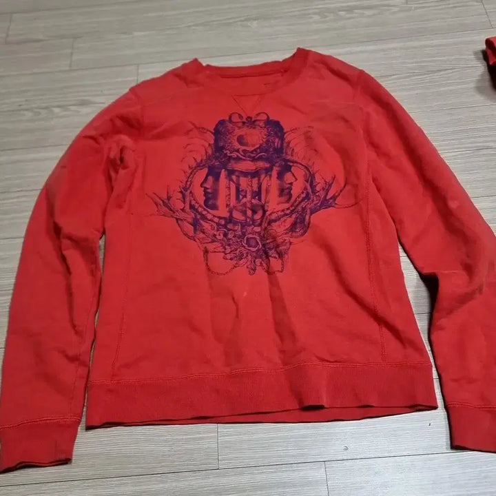 [BUNJANG] Balenciaga Red Printed Sweatshirt / 발렌시아가 11~12s 레드 프린팅 맨투맨 티셔츠(95-100)
