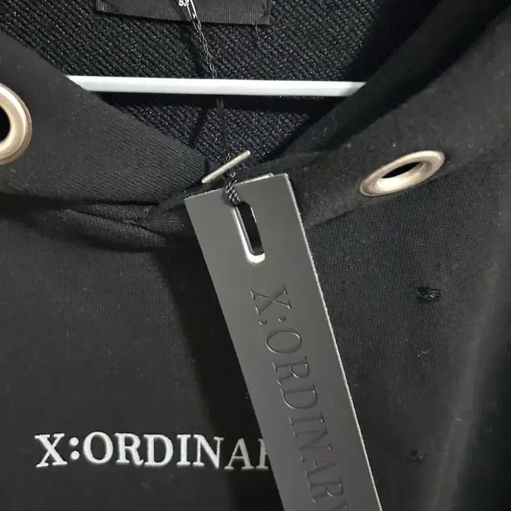 [SOLD OUT] 엑스오디너리 데미지 체크 레이어드 후드