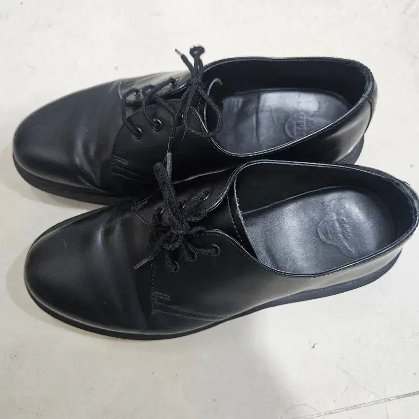 [SOLD OUT] 닥터마틴 1461 모노 블랙 더비