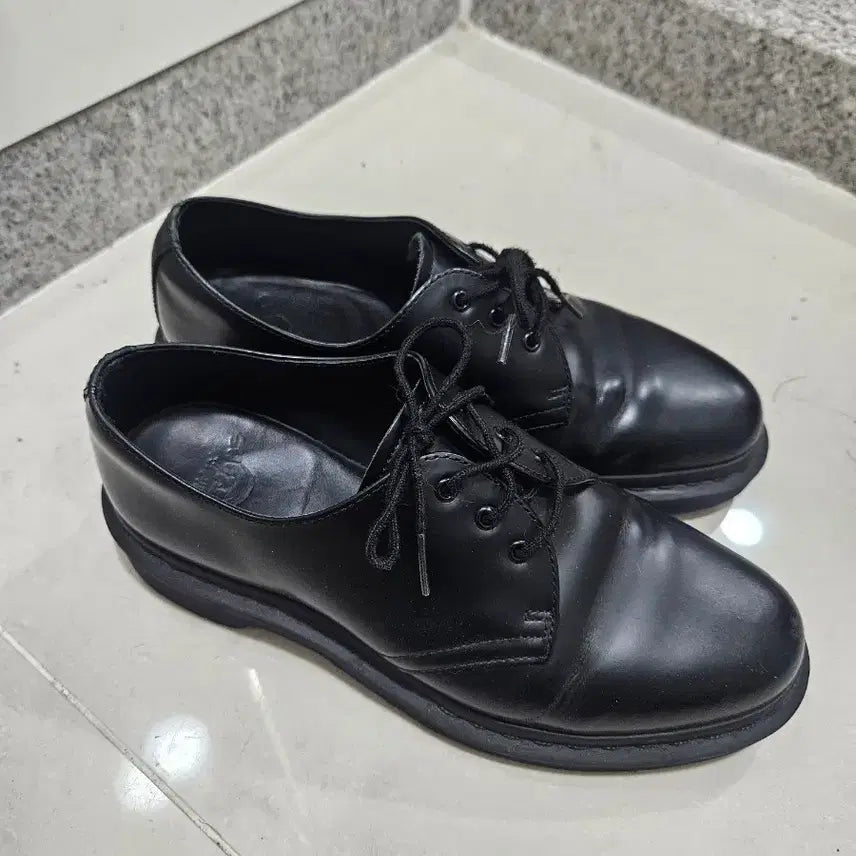[SOLD OUT] 닥터마틴 1461 모노 블랙 더비