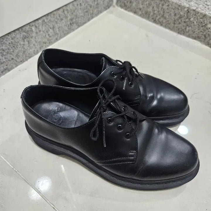 [SOLD OUT] 닥터마틴 1461 모노 블랙 더비
