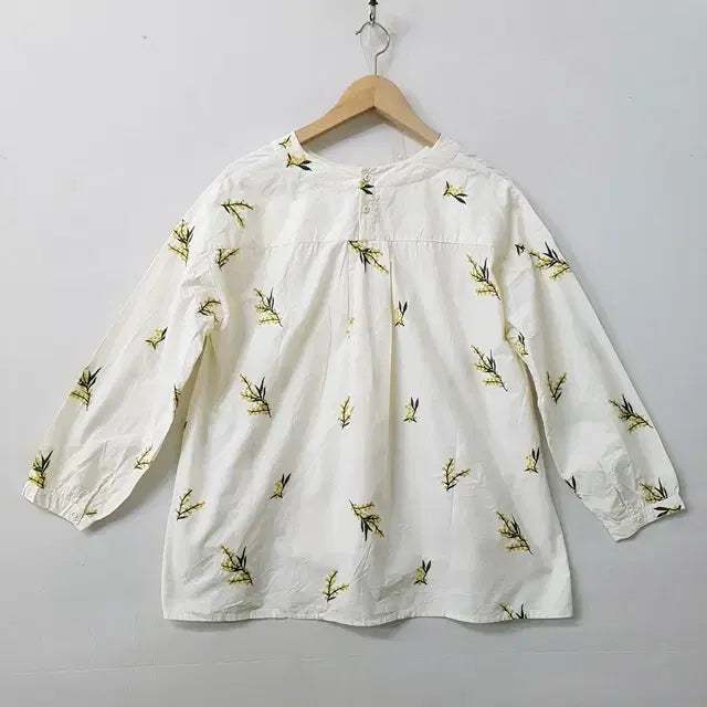 [SOLD OUT] COF 미모사 꽃자수 블라우스