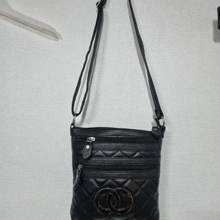 [BUNJANG] Black Quilted Crossbody Bag / 블랙 퀼팅 크로스백 패션가방 새것수준컨디션