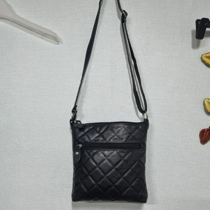 [BUNJANG] Black Quilted Crossbody Bag / 블랙 퀼팅 크로스백 패션가방 새것수준컨디션