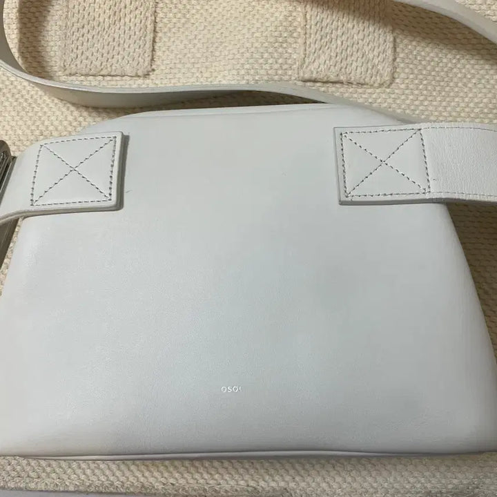 [BUNJANG] OSOI MINI BROT White Handbag / OSOI 오소이 MINI BROT 화이트 판매합니다